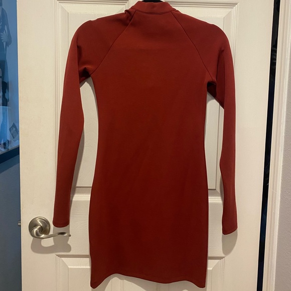 Nike Burgundy Bodycon Minidress Front Zip Small - NWOT - Picture 5 of 7